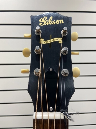 Gibson J-45 Custom Historic 1942 Banner 5